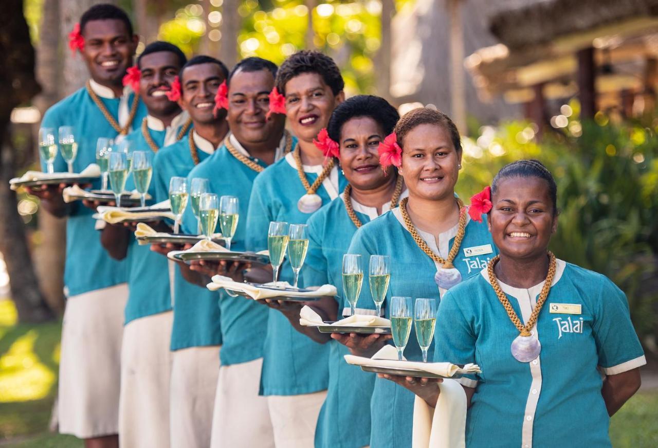 Outrigger Fiji Beach Resort Коротого Экстерьер фото Staff at the resort